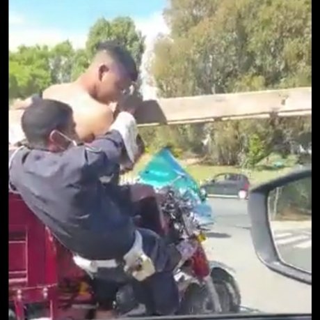 سلا : فتح بحث لتوقيف سائق دراجة نارية ثلاثية العجلات ومرافقه بتهمة عدم الامتثال وتعريض عناصر الامن للخطر