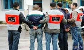 توقيف ثمانية أشخاص بينهم جمركيان للاشتباه في تورطهم في قضية تتعلق بالحيازة والاتجار في المخدرات