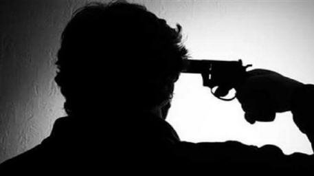  أعمال ينتحر رميا بالرصاص - www.sabahachark.com