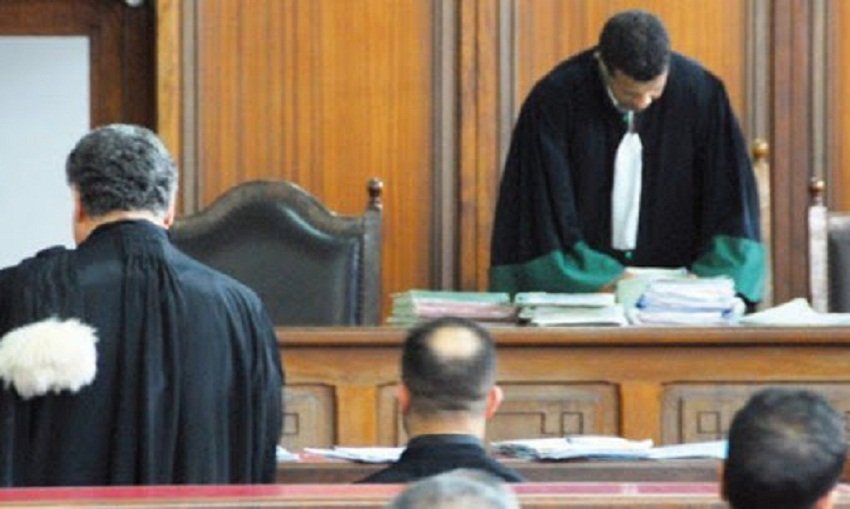  تجر قاضي الى التحقيق - www.sabahachark.com