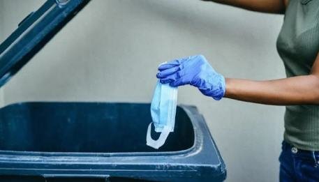  من الكمامات والتباعد - www.sabahachark.com