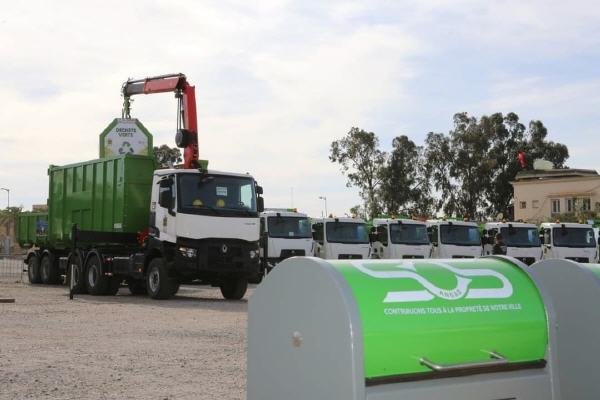  الجديدة المكلفة من طرف جماعة وجدة بتدبير قطاع النظافة 2 - www.sabahachark.com