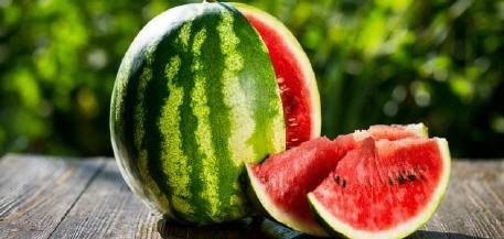  الأحمر - www.sabahachark.com