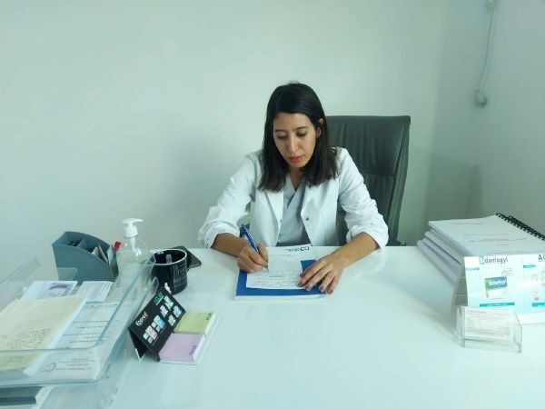 docteur houda muchiwar 13 - www.sabahachark.com