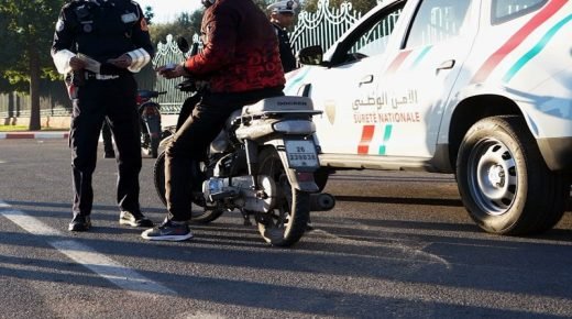 police barrage motocyclistes  - www.sabahachark.com