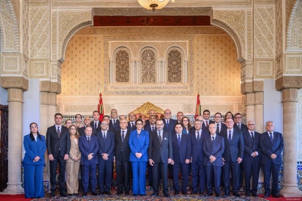 الملك محمد السادس يترأس مراسيم تعيين أعضاء الحكومة الجديدة بالقصر الملكي بالرباط الملك محمد السادس يترأس مراسيم تعيين أعضاء الحكومة الجديدة بالقصر الملكي بالرباط