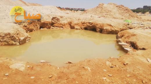 في عز الجفاف.. أطنان من مياه الشرب تهدر و المسؤولون في دار غفلون ؟ الى متى ؟