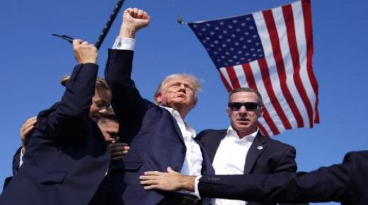 أمام حشد ضم 12,000 من أنصاره ترامب : تلقيت رصاصة من أجل الديمقراطية