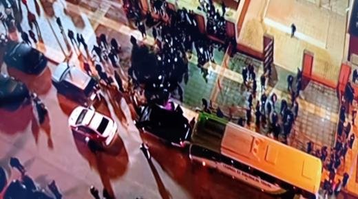 لحظة انسحاب فريق إتحاد العاصمة الجزائري من مباراته ضد نهضة بركان