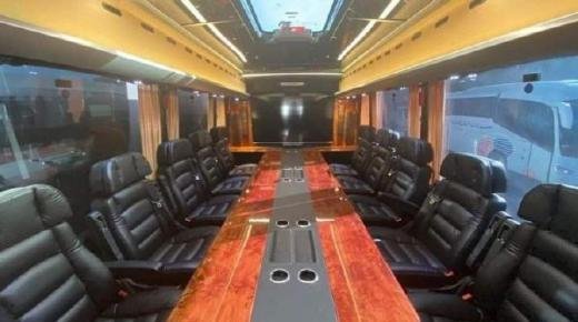 نادي نهضة بركان يكشف الستار عن حافلة جديدة للفريق بمواصفات عالمية