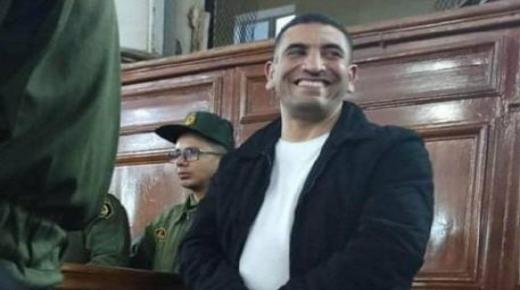 القضاء الجزائري يصدر حكمه على الناشط “طابو” بسنة سجنا