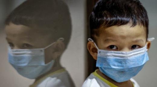 الكشف عن أعراض السلالة الجديدة لفيروس كورونا لدى الأطفال