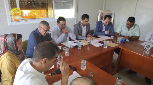 مجلس جماعة عين الحجر يصادق على مجموعة من النقط المتعلقة بالماء و الطرق و التعليم و التعمير