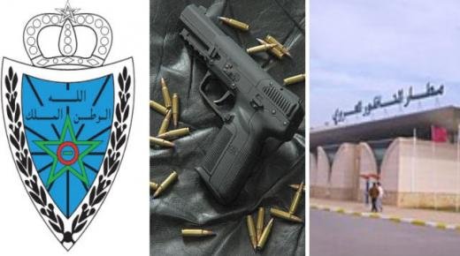 جمارك مطار العروي تحجز سلاحا ناريا بعدما حاول مهاجر مغربي ادخالها لتراب الوطني