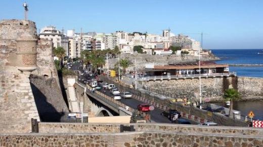 السلطات الاسبانية تعلن قرب افتتاح باب سبتة وتحسن العلاقات مع المغرب