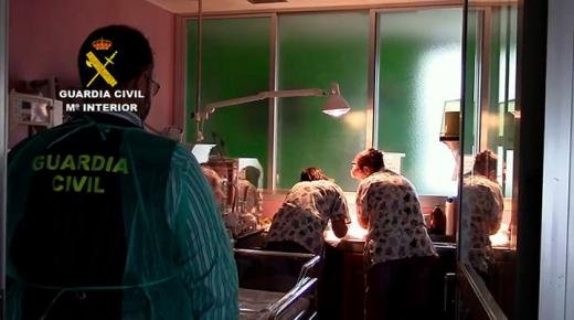 تفكيك شبكة إجرامية يتزعمها أشخاص يحملون الجنسية الإسبانية في تجنيس المواليد مقابل آلاف اليوروهات