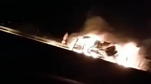 ياربي السلامة فيديو.. انقلاب شاحنة واشتعال النار فيها يودي بحياة سائقها