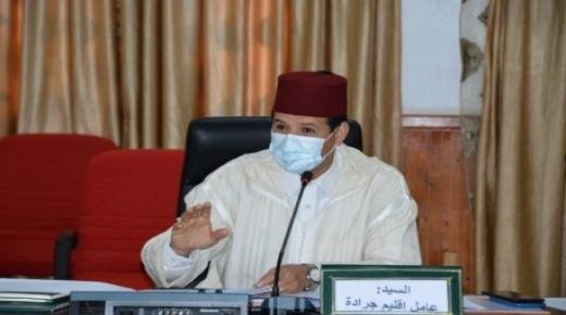 عامل إقليم جرادة يترأس لقاءات تواصليا خصص للتعريف بقانون تبسيط المساطر و الاجراءات الإدارية