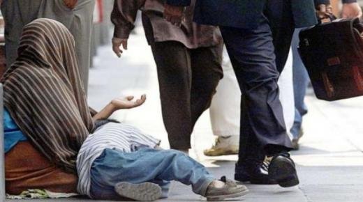 متسولون يخلقون الفوضى بالقرب من المحلات التجارية بالقرب من مسجد الغفران ببركان