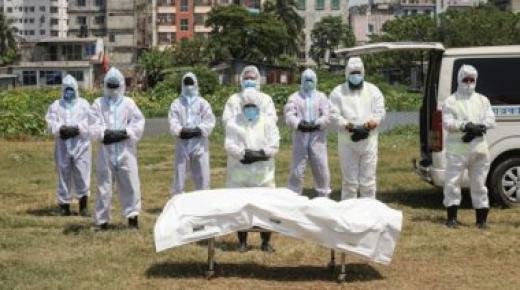 الحكومة تقرر تقليص عدد الحضور إلى 10 أشخاص، كحد أقصى، للمشاركة في مراسم تأبين الموتى