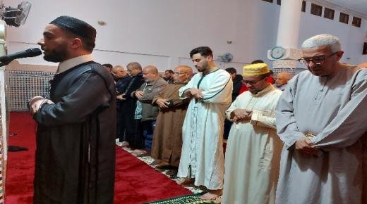 أجواء روحانية تملأ مسجد المعراج ببركان في صلاة التراويح خلف المقرئ الشاب عبد الصمد إبراهيمي صاحب الصوت الشجي