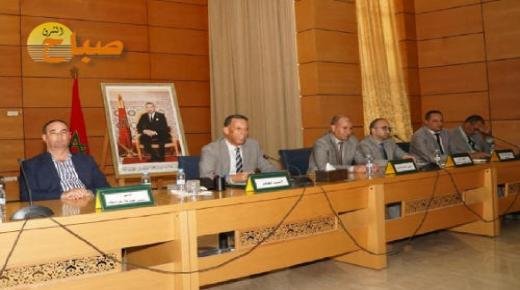 جرسيف : المستفيدون من عملية إعادة الإيواء بحمرية يتسلمون شواهد تسليم البقع.