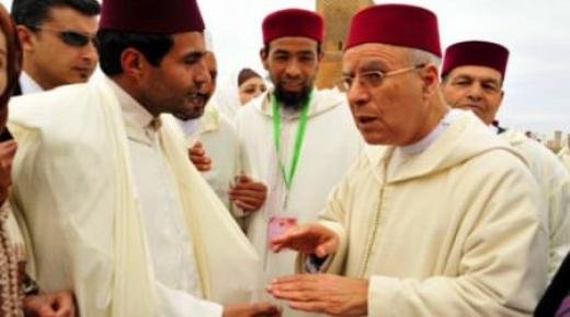 وزارة الأوقاف والشؤون الإسلامية تدعو الأئمة والخطباء إلى الحياد في الانتخابات