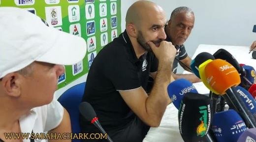 وليد الركراكي خلال الندوة الصحفية: “كنت أرتدي القميص رقم 2 صحبة المنتخب وها هي الوداد تحقق اللقب رقم 22”.