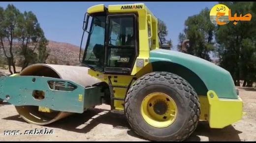 آليات مجلس جهة الشرق تفك العزلة عن دواوير بجماعة مشرع حمادي