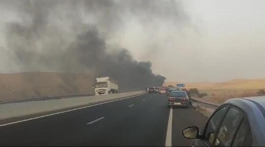 احتراق سيارة في الطريق السيار بين تازة وجرسيف