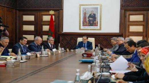 الحكومة تصدر تقريرا حول “سنة من تدبير جائحة كوفيد-19” يوثق عملا جماعيا في مواجهة الجائحة