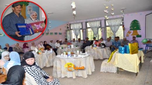 أطر مدرسة النخيل المختلطة يودعون زملاءهم المحالين على التقاعد بالدموع بعد سنوات من العطاء