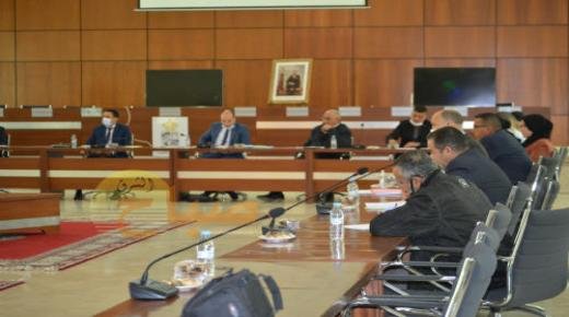 تاوريرت : المجلس الإقليمي ينتخب رؤساء ونواب لجانه الدائمة و يصادق على مشروع ميزانية 2022