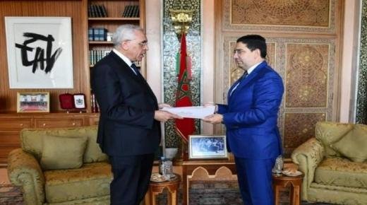 بوريطة يستقبل وزير العدل الجزائري حاملا الدعوة الموجهة إلى الملك محمد السادس