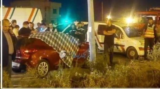 صورة السيارة التي انتحر بداخلها ضابط الشرطة بعد نصف ساعة من اطلاقه النار على خطيبته وإصابة امها