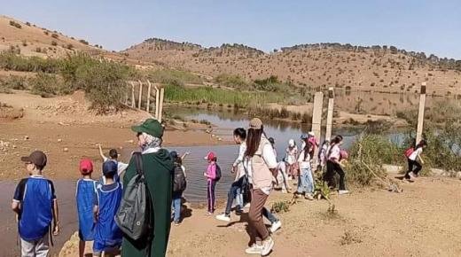 “رحلة الماء من البحر الى السد”عنوان الخرجة التعليمية التي نظمتها مؤسسة منجي للتعليم الخصوصي ببركان