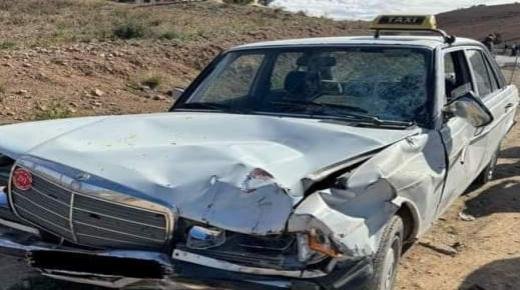 سقوط ضحايا في حادثة سير مروعة ناجمة عن اصطدام “تريبورتور” بسيارة أجرة كبيرة .