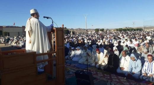 صلاة عيد الفطر بمصلى النهضة بمدينة العيون سيدي ملوك