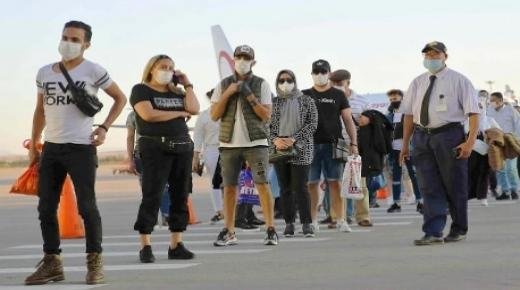 اللجنة العلمية توافق على إلغاء الحجر الصحي في الفنادق وتعوضه بالحجر المنزلي للمسافرين من “القائمة ب”.