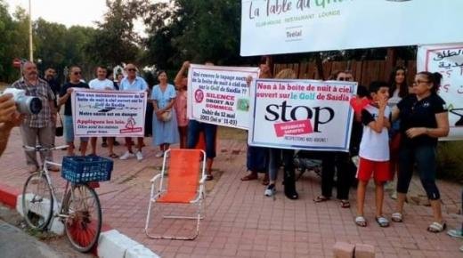 ملهى ليلي يخرج ساكنة مارينا السعيدية لتنظيم وقفة احتجاجية واستياء عميق لدى الساكنة لسلبية الإدارة في اتخاذ قرار يضع حدا لعبث صاحب الملهى