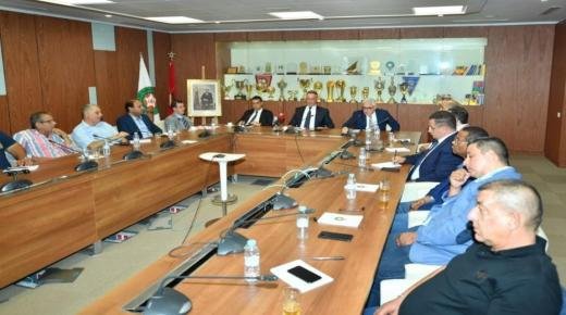 الجامعة تحسم تاريخ انطلاق البطولة الوطنية و كأس السوبر الإفريقي بين النهضة و الوداد