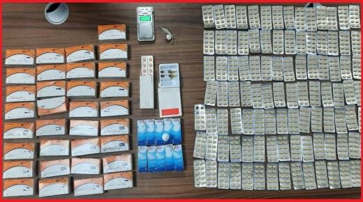 وجدة..توقيف سيدة للاشتباه في تورطها في قضية تتعلق بحيازة و ترويج المخدرات و المؤثرات العقلية