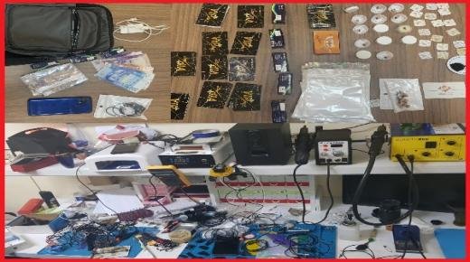 توقيف أربع طلبة بوجدة للإشتباه في تورطهم في ترويج أجهزة إلكترونية للغش في الامتحانات