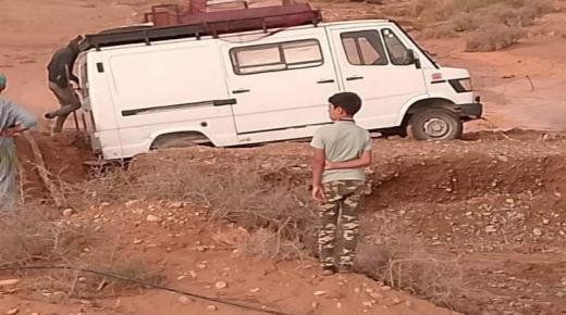 إنهيار طريق في طور الإنجاز بجرسيف يسائل المسؤولين حول معايير الجودة