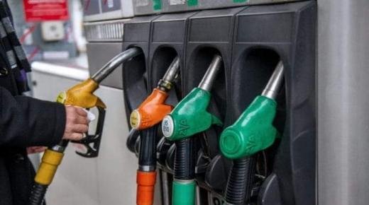 انخفاض طفيف في أسعار المحروقات بمحطات الوقود