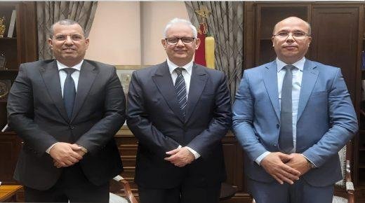 رئيس المجلس الإقليمي لتاوريرت يترافع أمام وزير التجهيز حول البنيات الطرقية