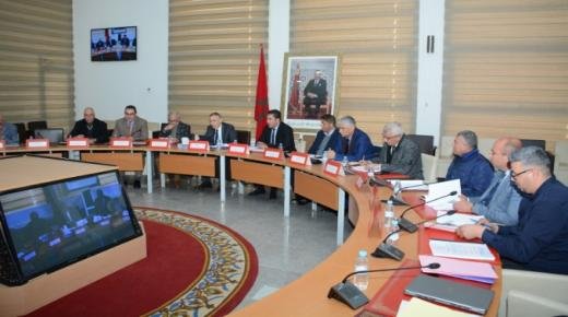 وجدة: مجلس إدارة شركة التنمية الجهوية “خدمات الشرق” يصادق على عدة مشاريع تنموية