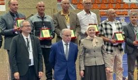 بركان تحتفي برواد الرياضة المدرسية… تكريم مؤثر لثلة من أساتذة التربية البدنية في ختام البطولة الوطنية المدرسية لكرة اليد