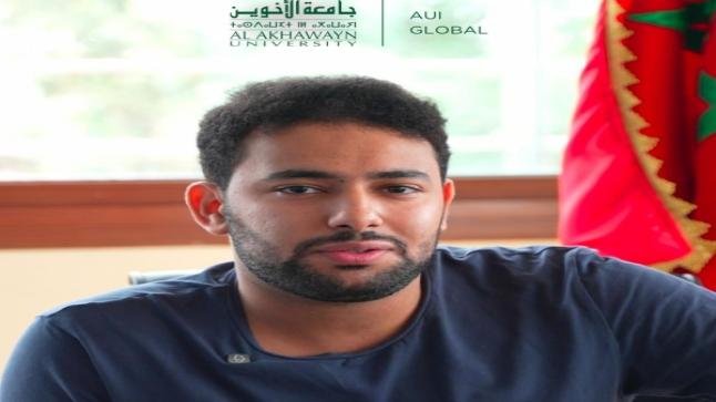 عدنان القاسمي.. نموذج للكفاءات الشابة التي تربط التكوين الأكاديمي بالممارسة المهنية بالجهة الشرقية