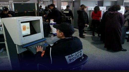 توقيف سيدة وابنتها للاشتباه في صلتهما بشبكة إجرامية متخصصة في النصب والاحتيال.